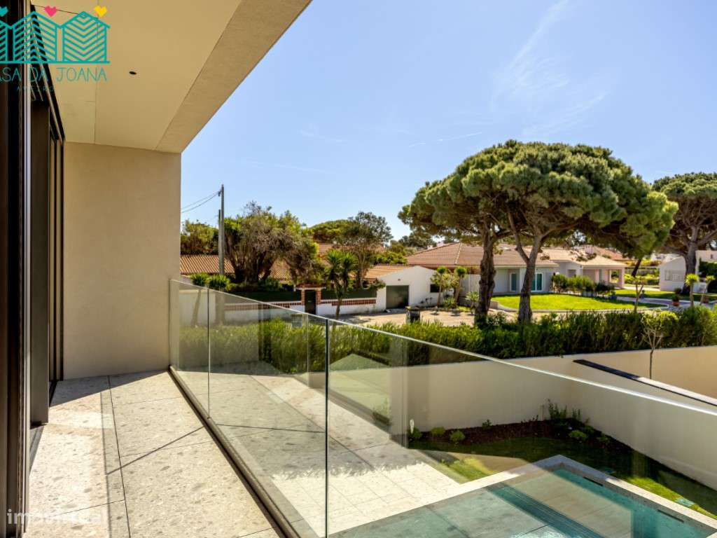 Moradia T5+1 com Piscina em Cascais-33