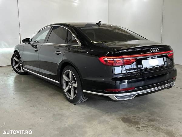 Audi A8 - 6