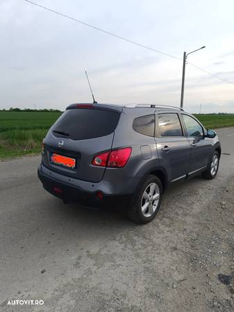 Nissan Qashqai+2 - 1