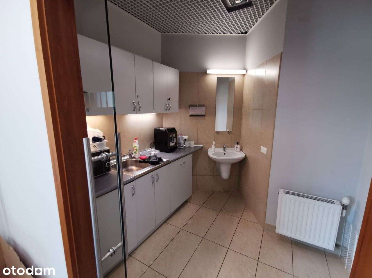 Obiekt handlowo-biurowy 1884m2 na sprzedaż-4