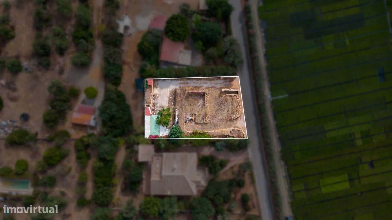 Terreno urbano à Venda em Quelfes, Olhão - 1000m²-1