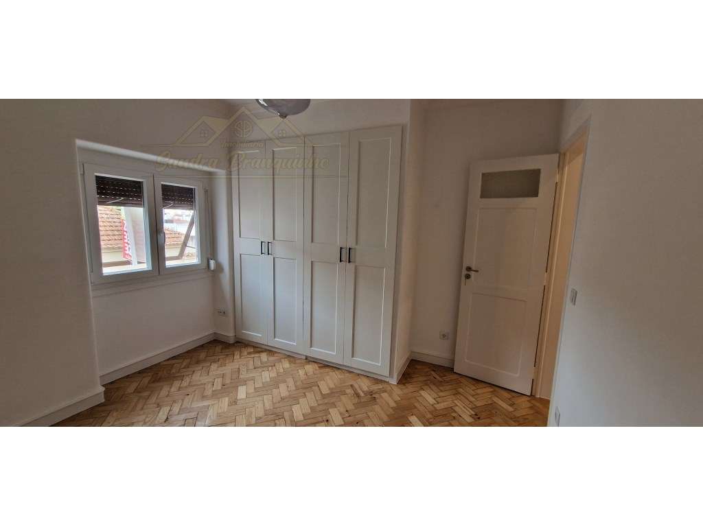 Apartamento T3+1 RENOVADO no centro-11