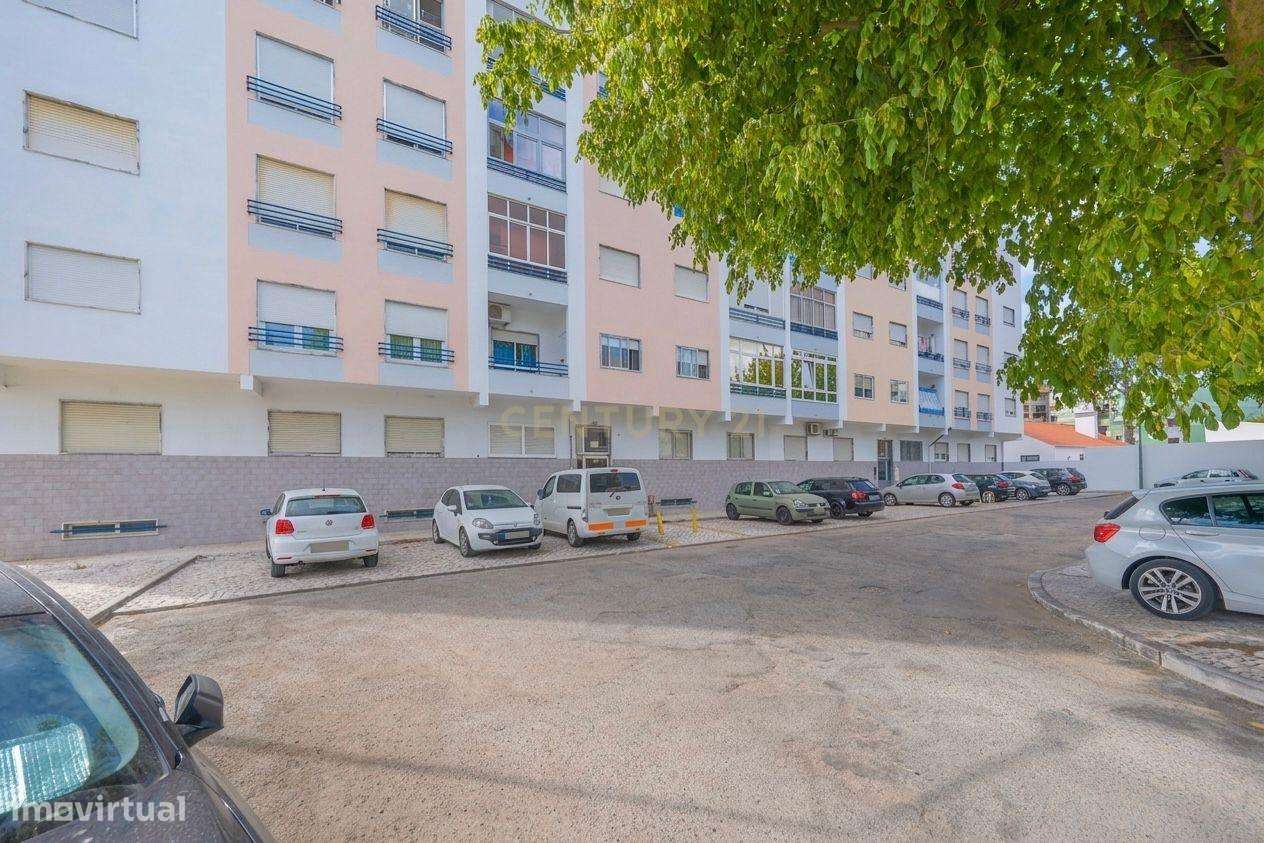Apartamento Único com 268m2 no Último Andar com Terraço Extraordinário-37