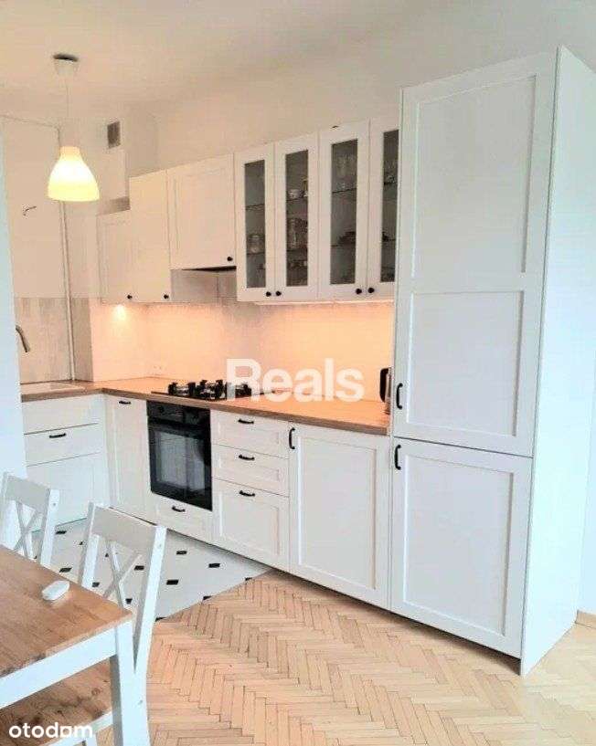 Przy metrze - 2 pokoje w kamienicy - po remoncie - Pełny obrazek: 2/9