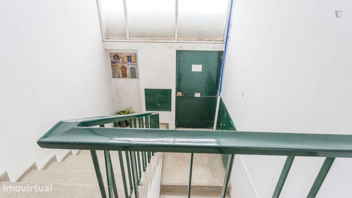 Quarto - localizado em Paranhos Porto - Grande imagem: 3/9