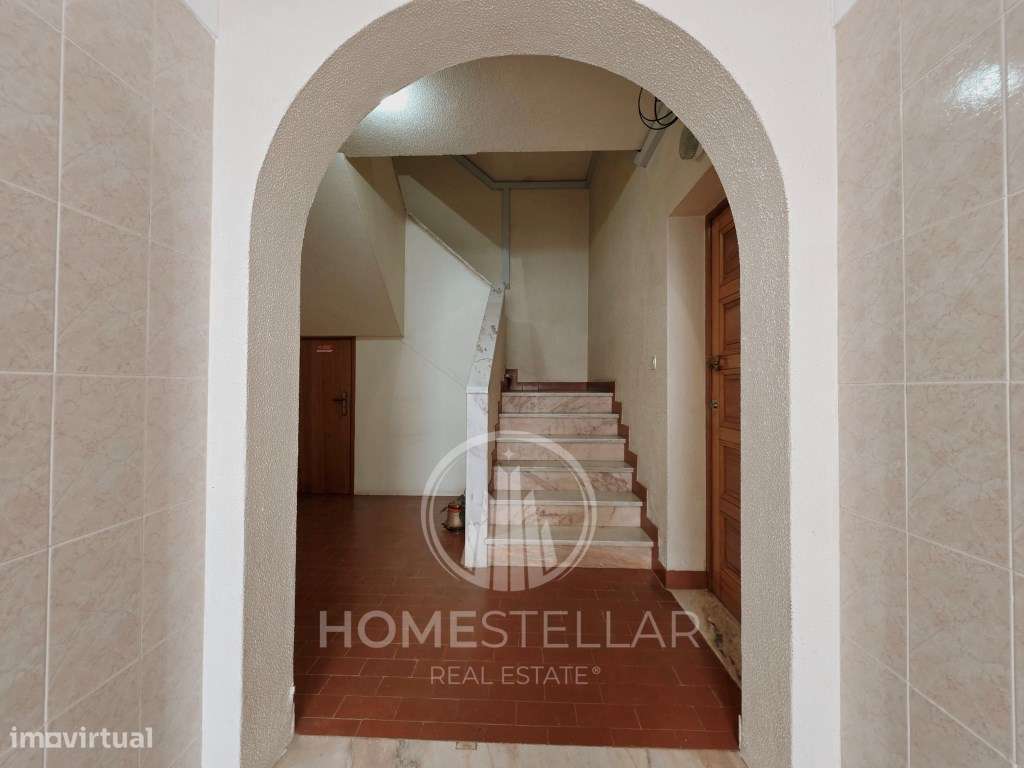 Apartamento T3 com varanda e arrecadação-37