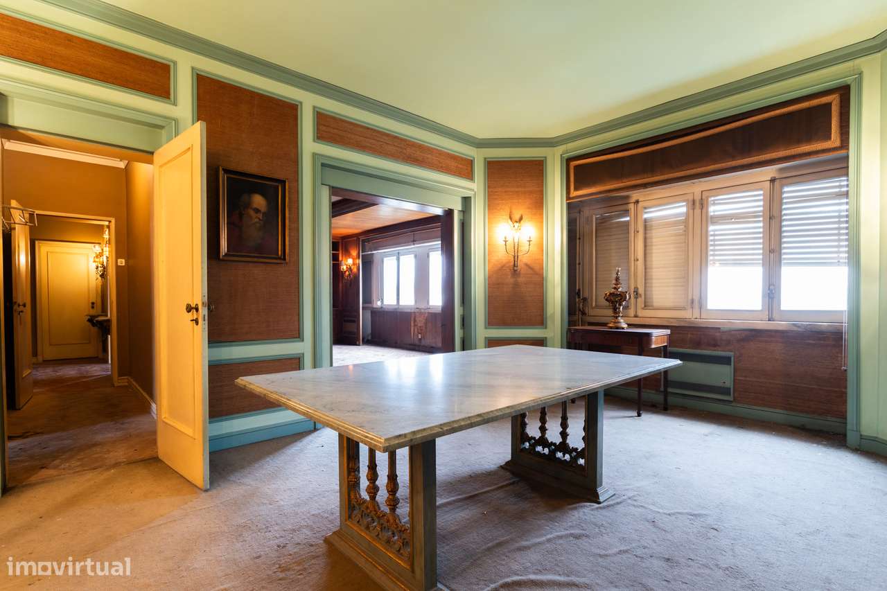 Magnífico T8 na Prestigiada Avenida da República - Transforme em Luxo - Grande imagem: 4/39