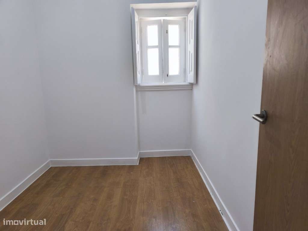 Apartamento T4 para venda com 101 m² de área bruta em Merçês Rio de...-11