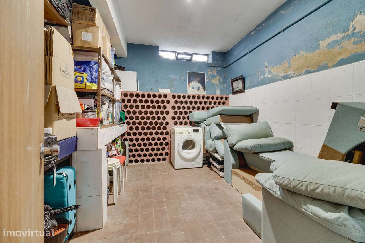 APARTAMENTO T3 | C/ ARRECADAÇÃO | ODIVELAS-27