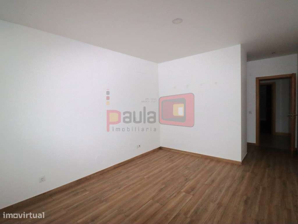 APARTAMENTO T3 COM PARQUEAMENTO - PEGÕES GARE-13