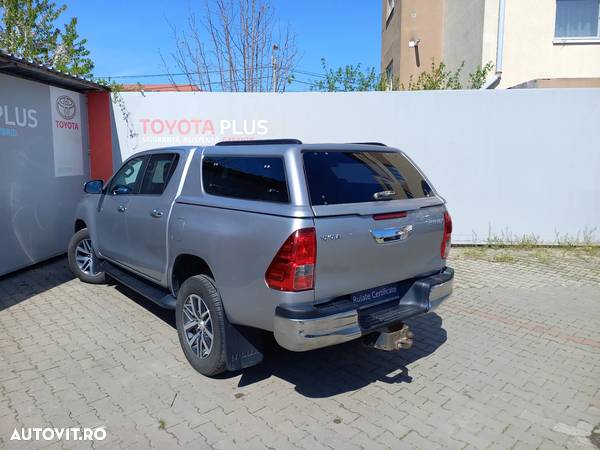 Toyota Hilux 4x4 Double Cab A/T Invincible - 3