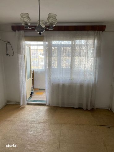 De vanzare apartament 3 camere, zona 700 Bucuresti-1