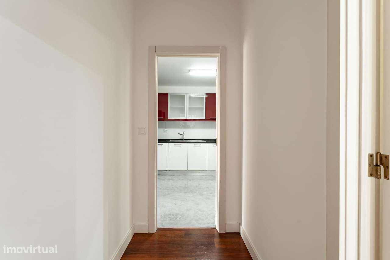 Moradia Isolada T4 + 1 com piscina, Monte Estoril, Cascais - Grande imagem: 4/34