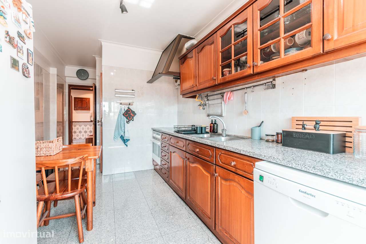 Espaçoso apartamento T3 em Mem Martins-22