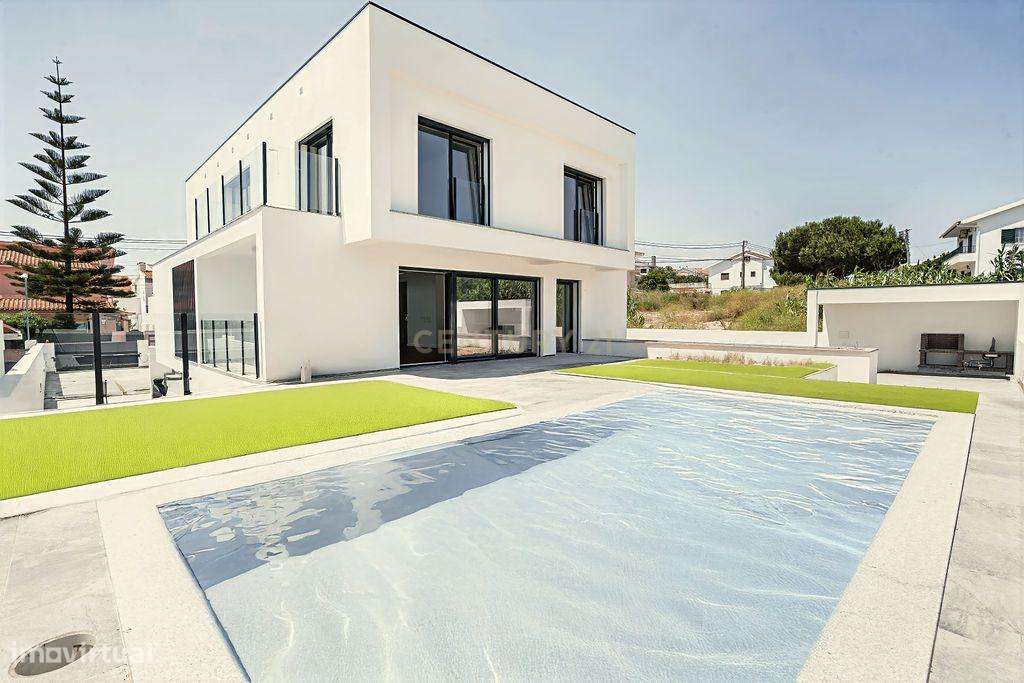 Moradia T4+1 de Luxo - Sobreda - Charneca de Caparica-36