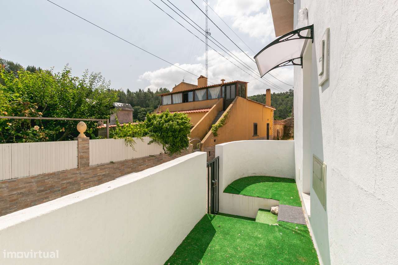 BUCELAS | 2 MORADIAS | T1 E T2 | OPORTUNIDADE - Grande imagem: 4/48