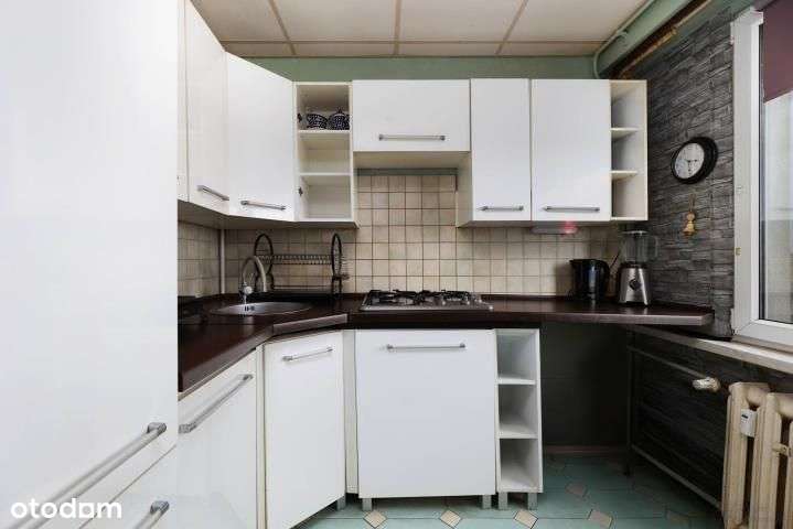 Trzypokojowe mieszkanie w niskim bloku-9