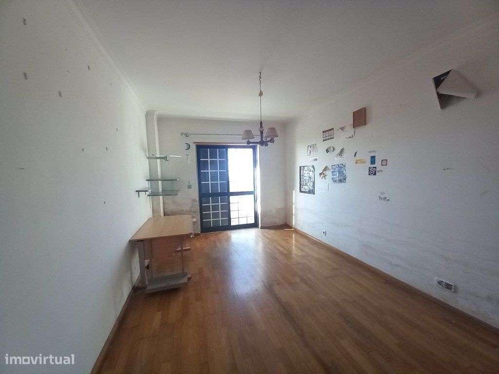 Vivenda T5 com Vista Mar em Ribamar-14
