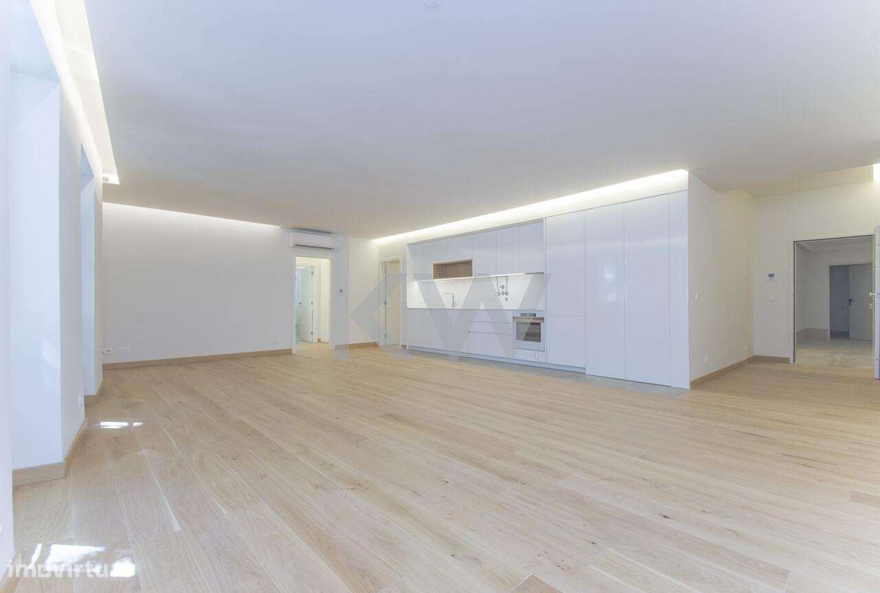 Apartamento T2 de áreas generosas em Venda no Largo do Chanceler, Alfa - Grande imagem: 4/34