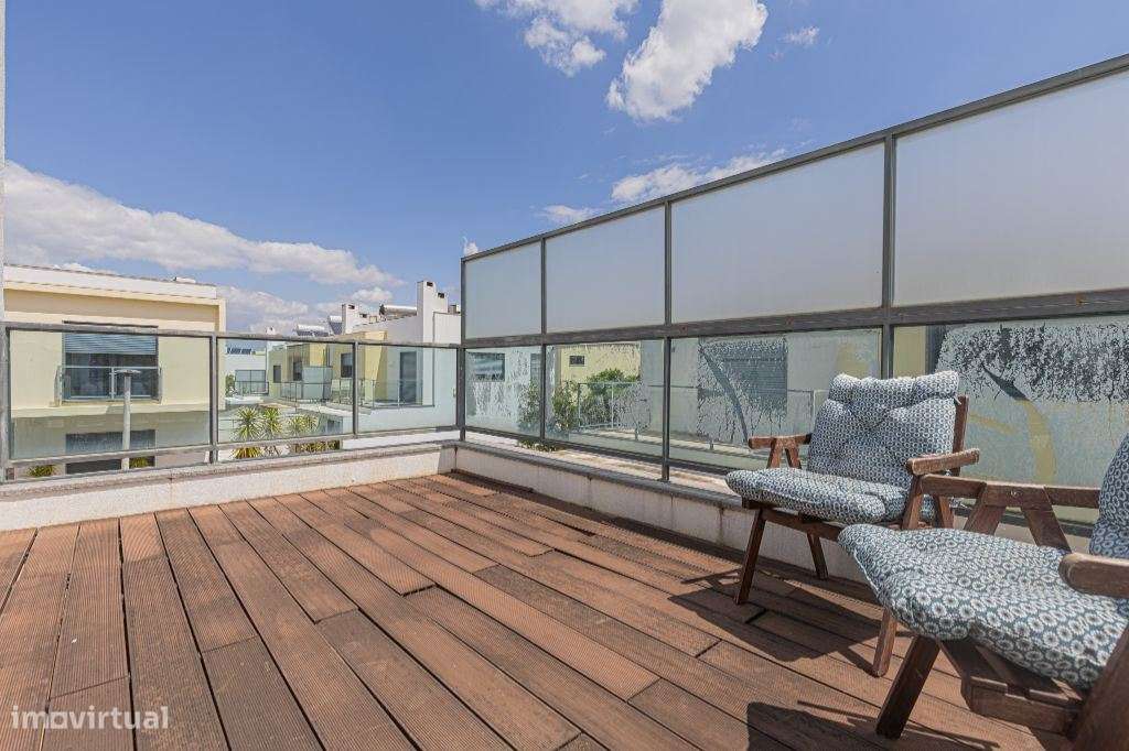 Moradia V4 em Santo António da Charneca, Barreiro  Conforto, Espaço...-16