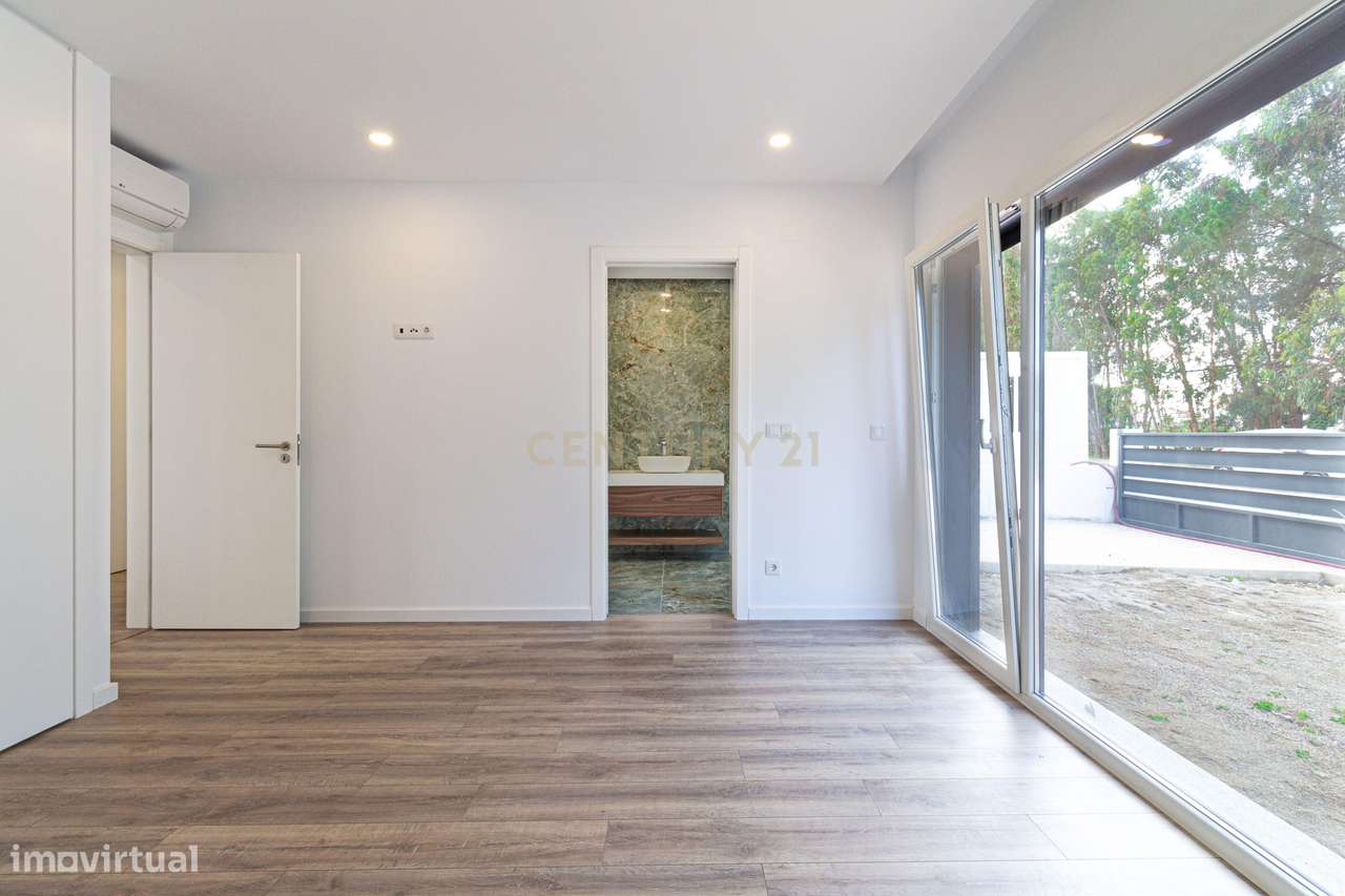 Moradia Geminada T3 - Nova -  Lagoa da Albufeira  - Sesimbra - Grande imagem: 4/34