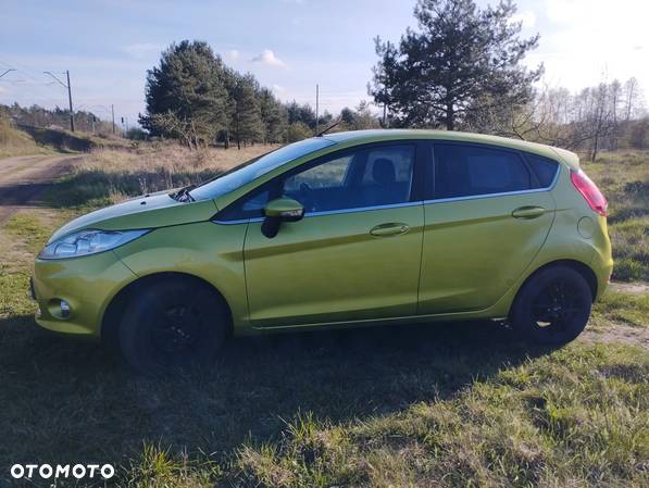 Ford Fiesta 1.25 Ambiente - 2