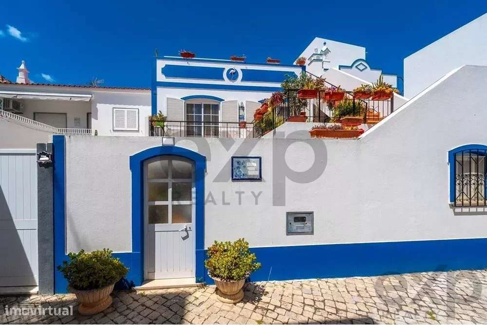 Fantástica moradia T4+2, pátio e amplos terraços no centro de Santa Lu - Grande imagem: 2/41