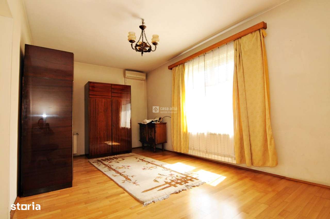 Centru, proprietate Parter + Etaj + Mansarda, disponibila imediat - Imagine principală: 5/20