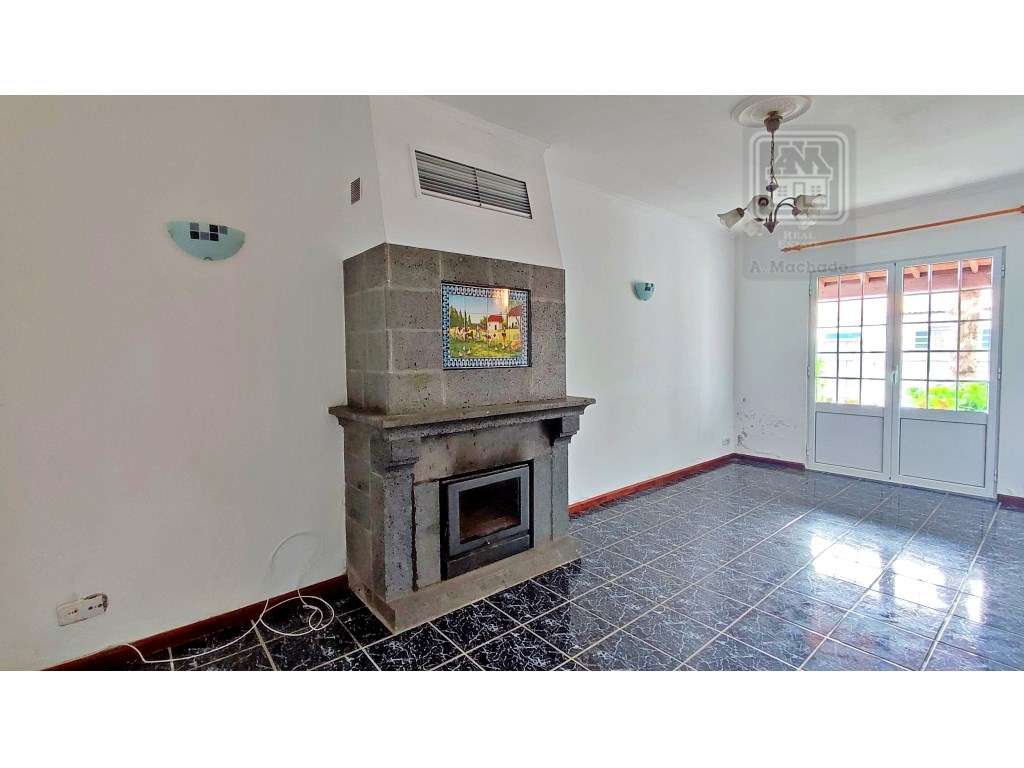 VENDA de CASA - MORADIA com garagem, jardim e quintal - Pico da Ped...-12