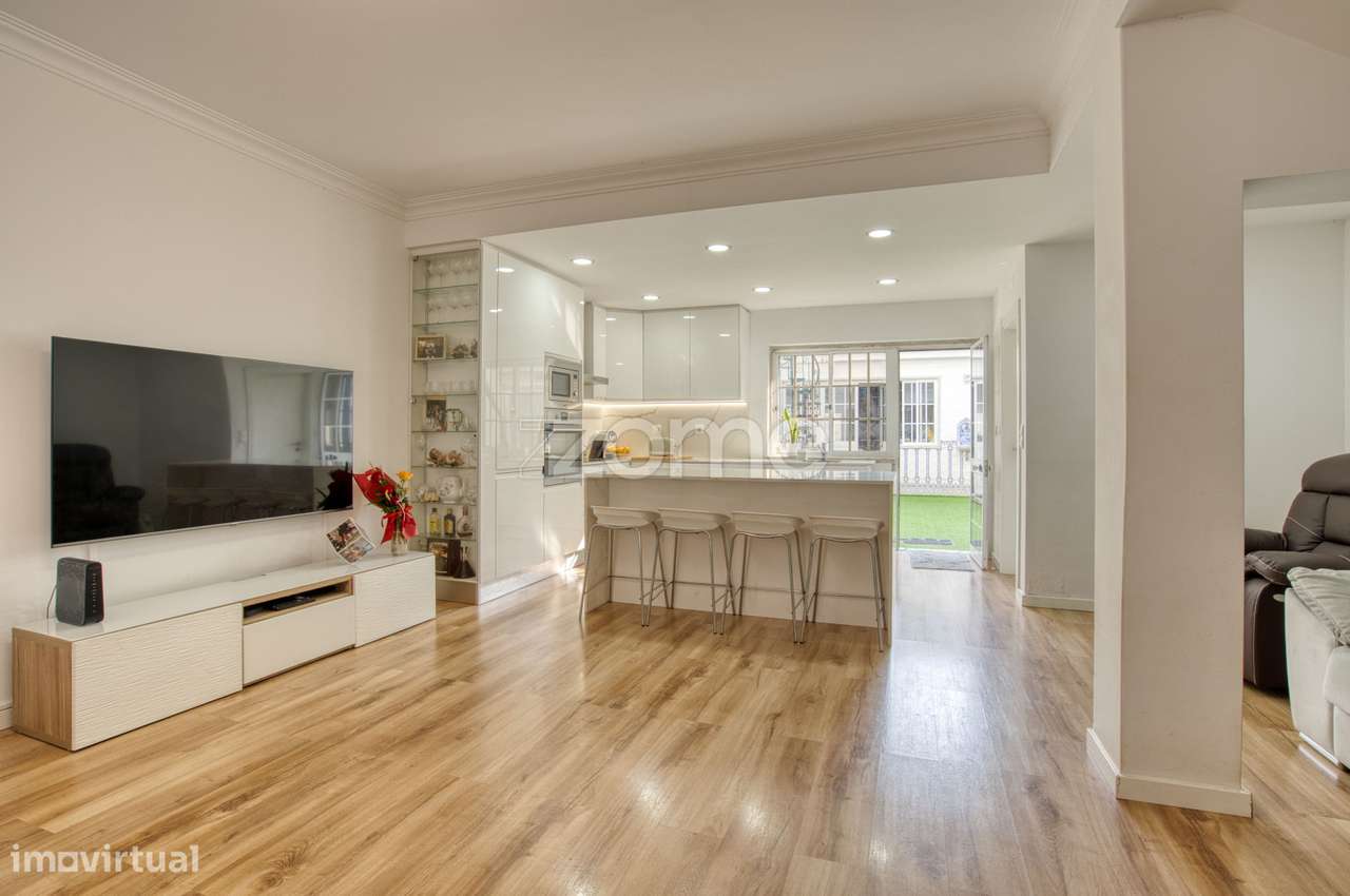 Moradia com terraço em Famões-7