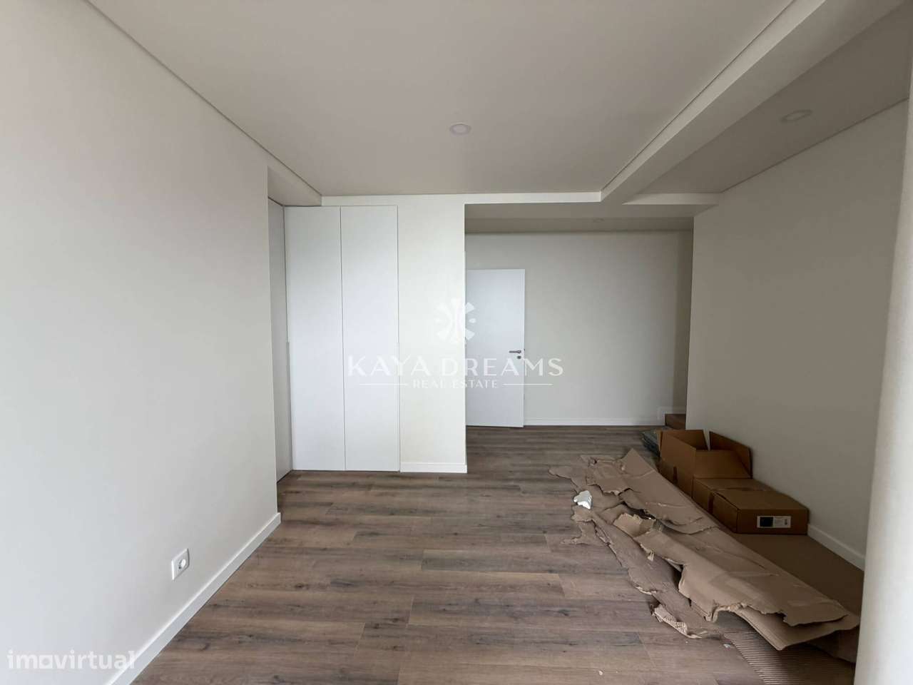 T4 novo com Espaço Exterior em Ramada, Odivelas-18