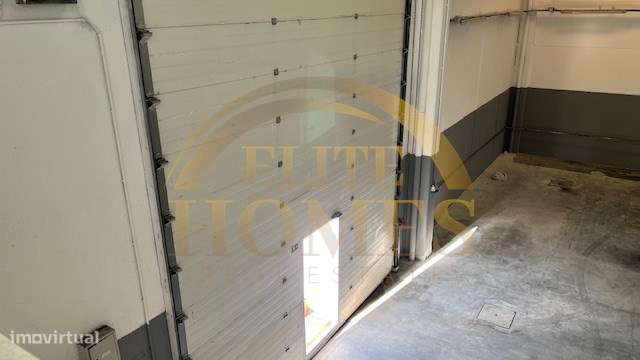 Armazém para venda na Quinta do Anjo.-36
