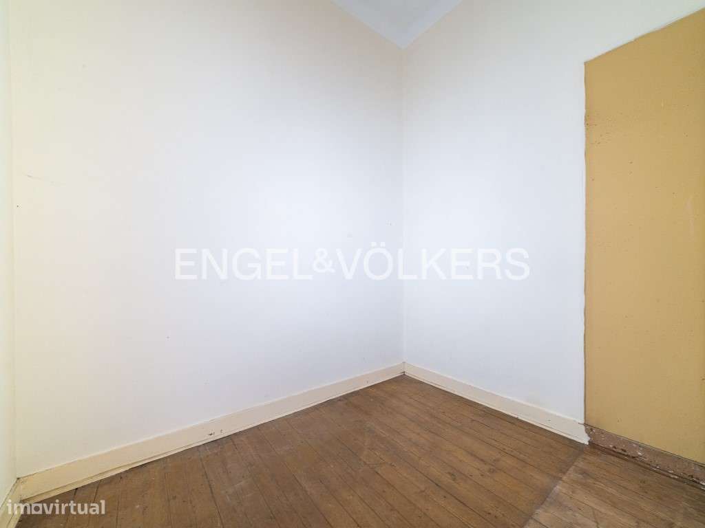 Apartamento por Remodelar com jardim na Graça-5