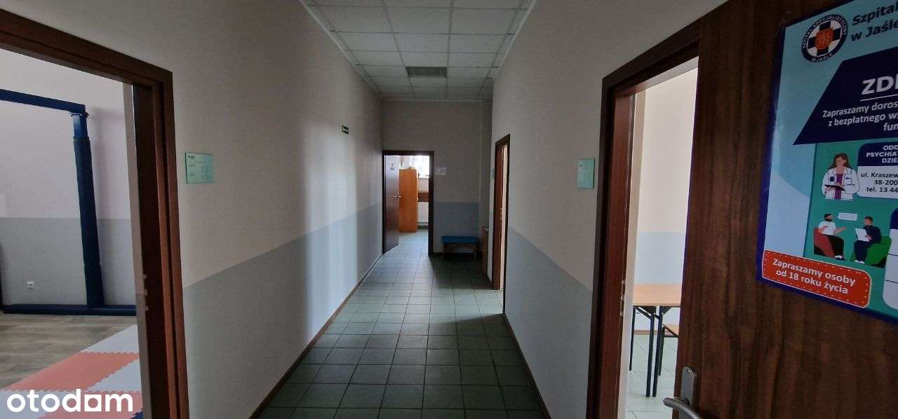 Nieruchomość z parkingiem w doskonałej lokalizacji-6