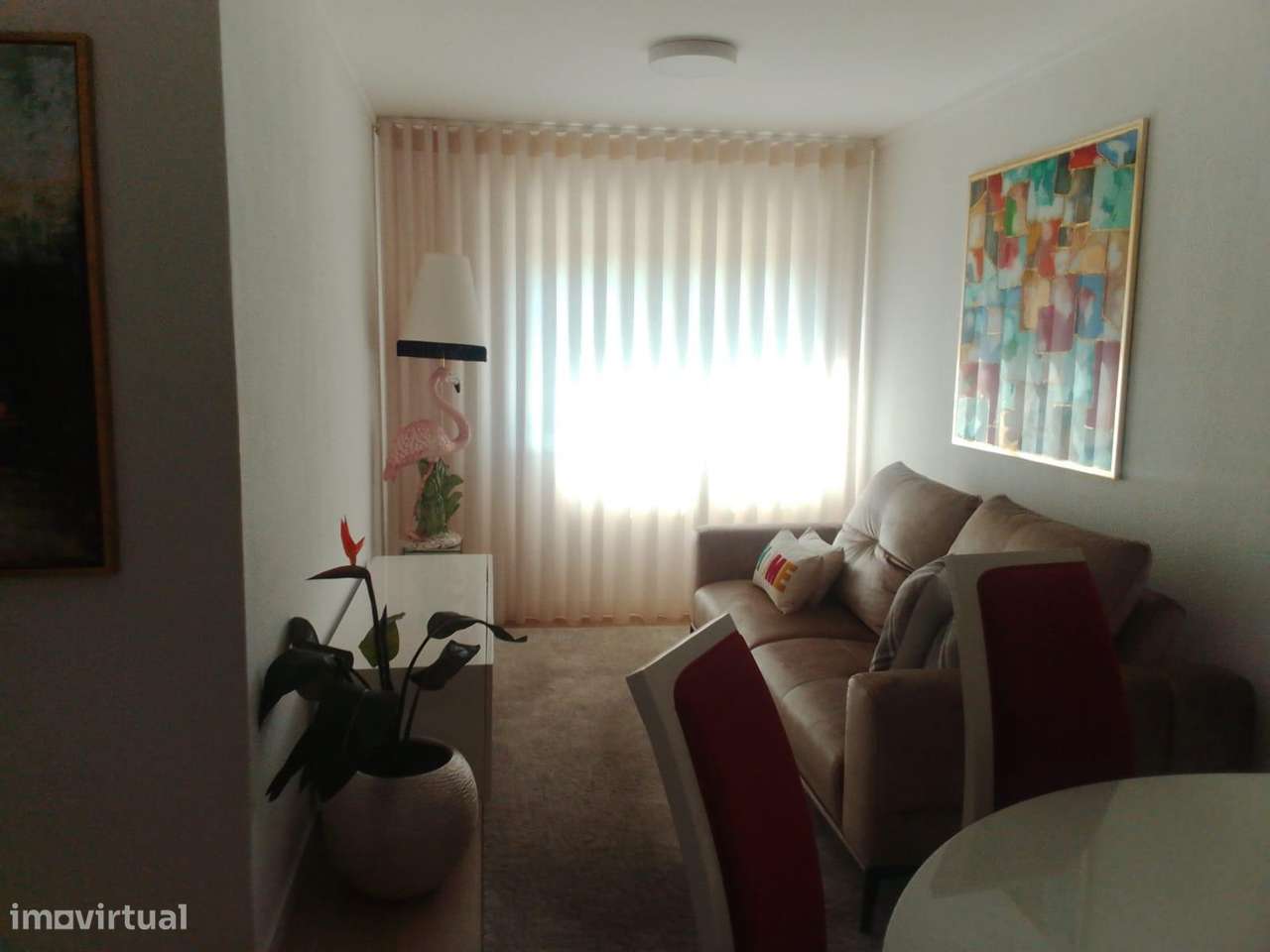 Apartamento T2 em Massamá Renovado com varanda e elevador-5