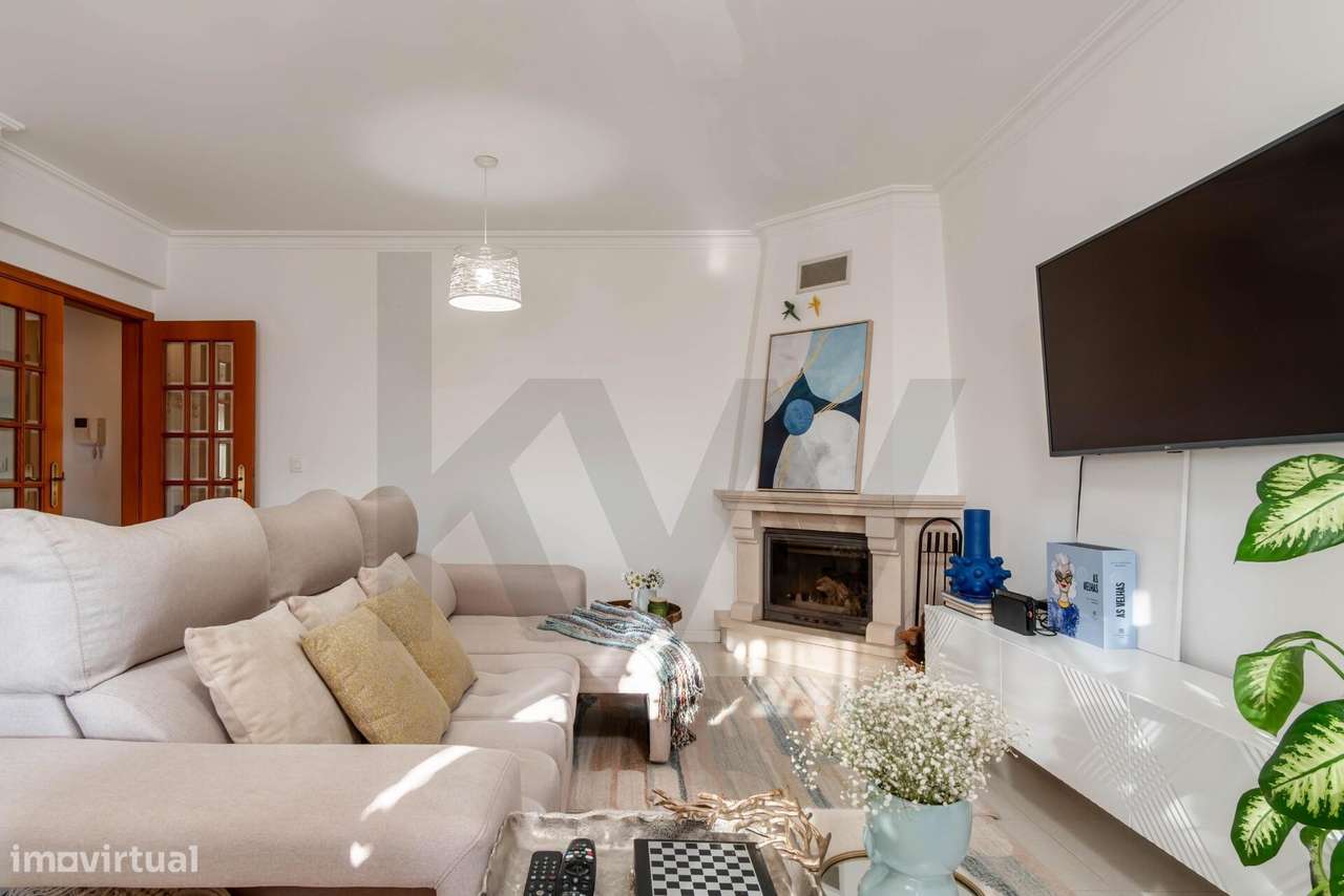 Apartamento T3, com Suíte, Arrecadação e Lugar de Garagem - Palhais, B-4