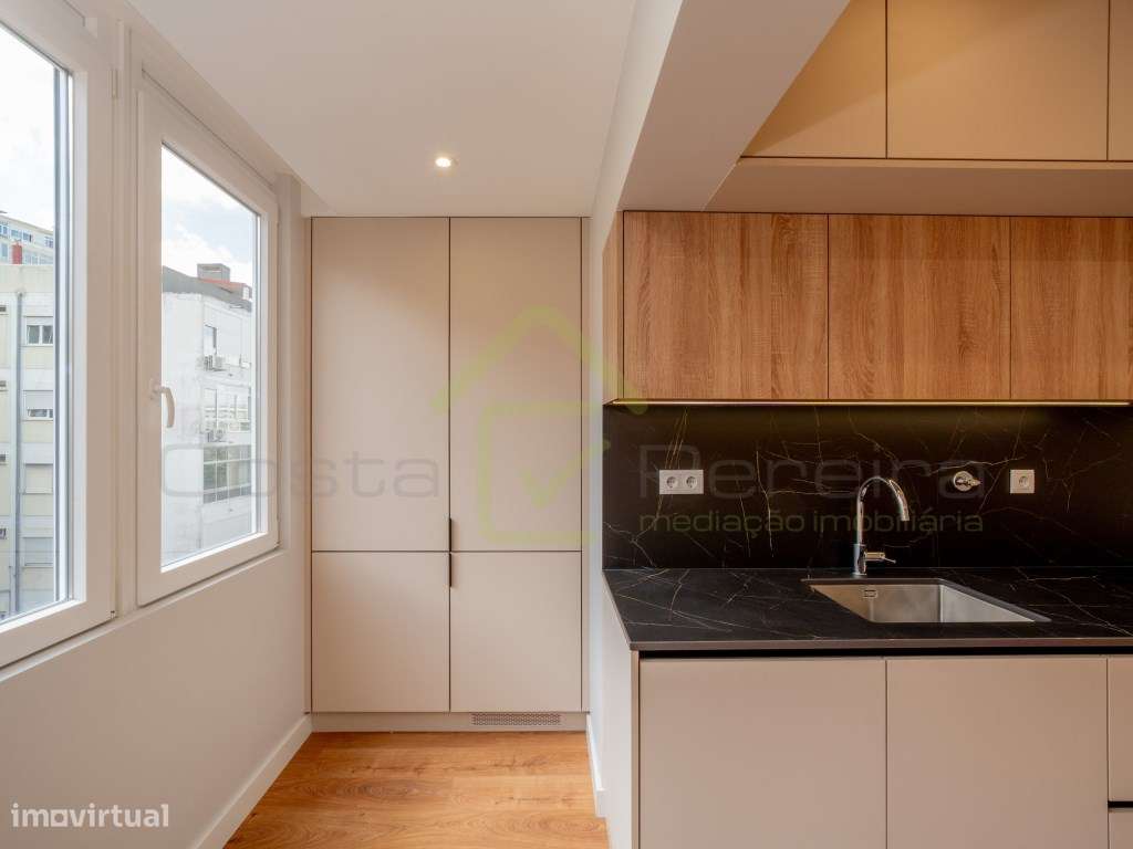 Apartamento T2 como Novo, à entrada de Lisboa.-6