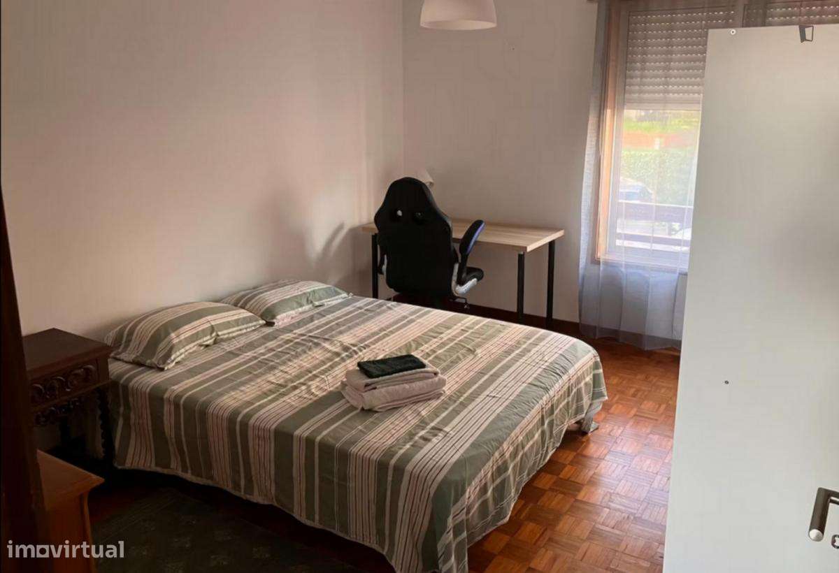 Quarto - localizado em Campanhã Porto - Grande imagem: 5/6