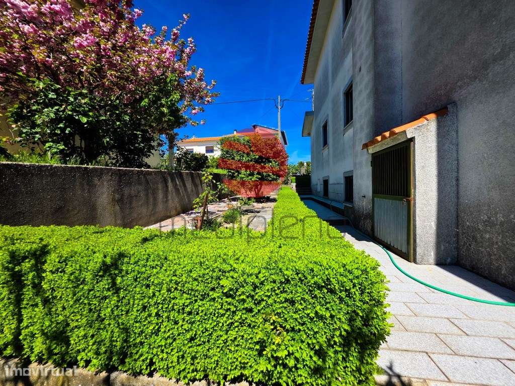 MORADIA T6 C/ GARAGEM - Grande imagem: 5/28