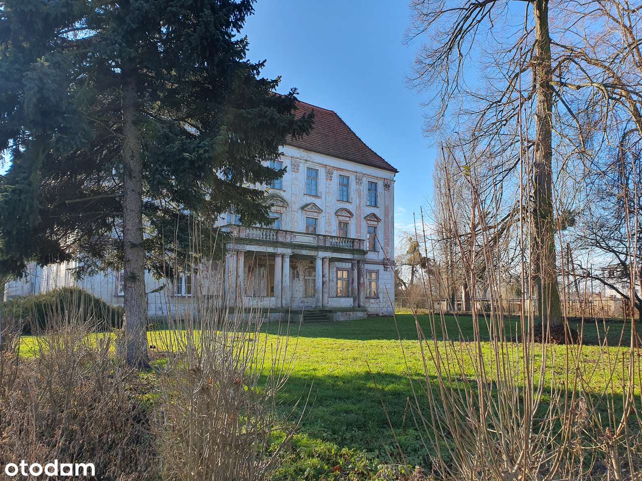 Zespół pałacowy(21ha) _ z DUŻYM terenem pod bud. mieszkaniowe(MPZP)-6