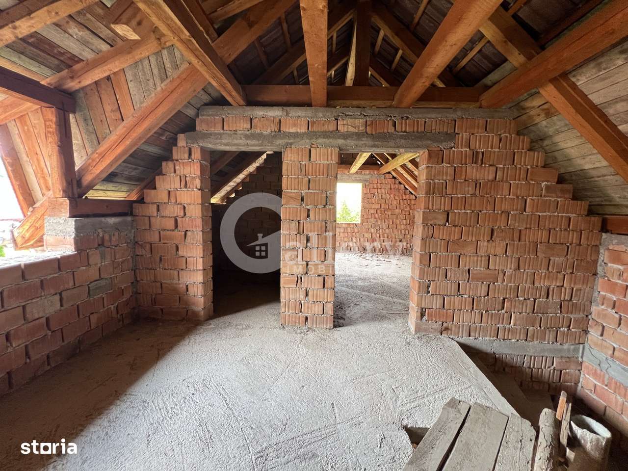 Oportunitate - Casa individuala 243 mp si Teren 374 mp - Cisnadioara-10