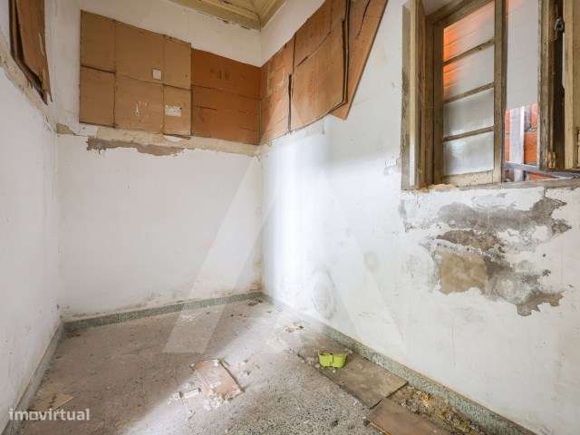 Prédio para Renovação no Coração do Centro Histórico de Ílhavo - Grande imagem: 5/31