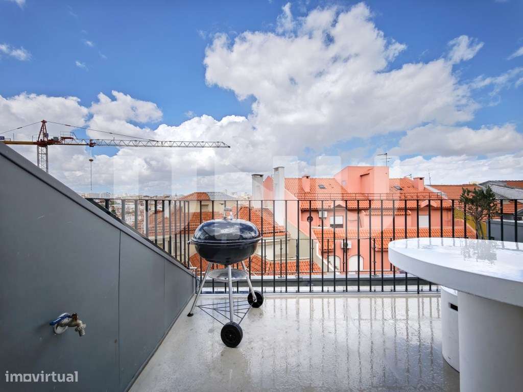 Apartamento T1 na Graça com 2 terraços-10