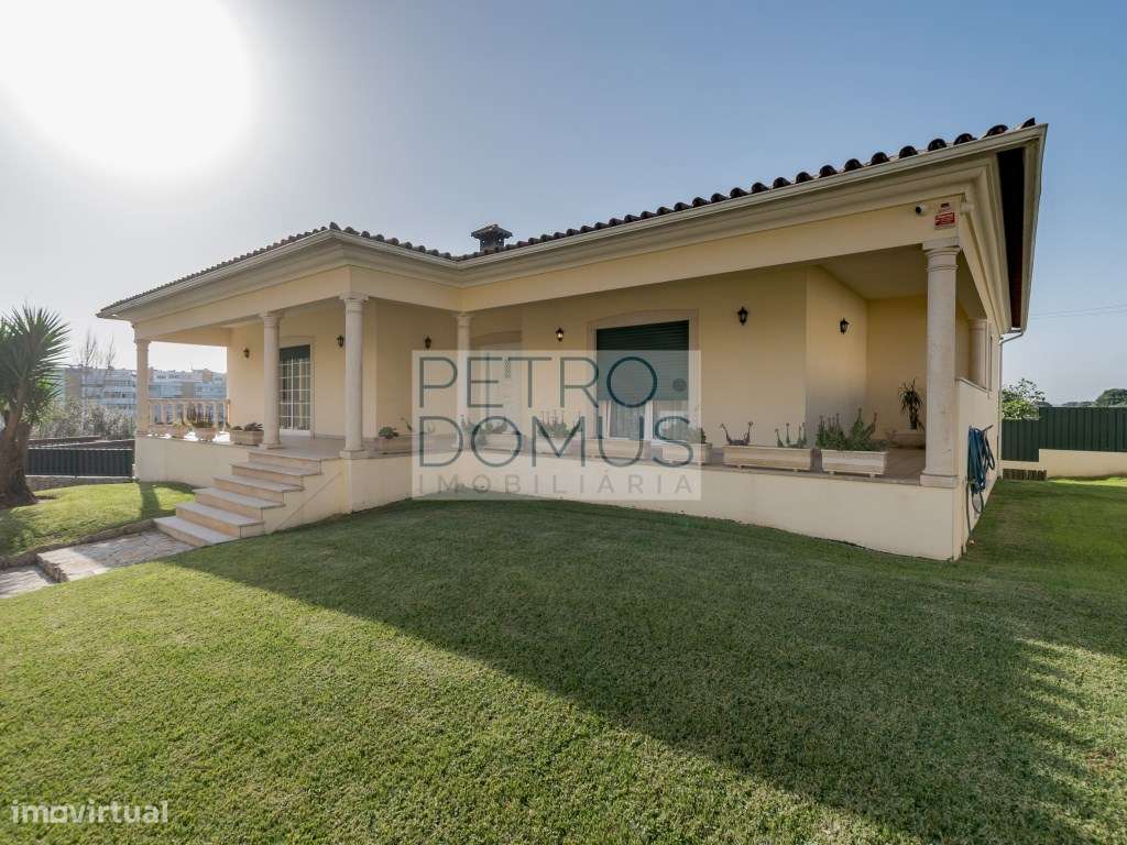 MORADIA T5 DE CAVE E R/C A 1 KM DO CENTRO DE LEIRIA - Grande imagem: 4/60