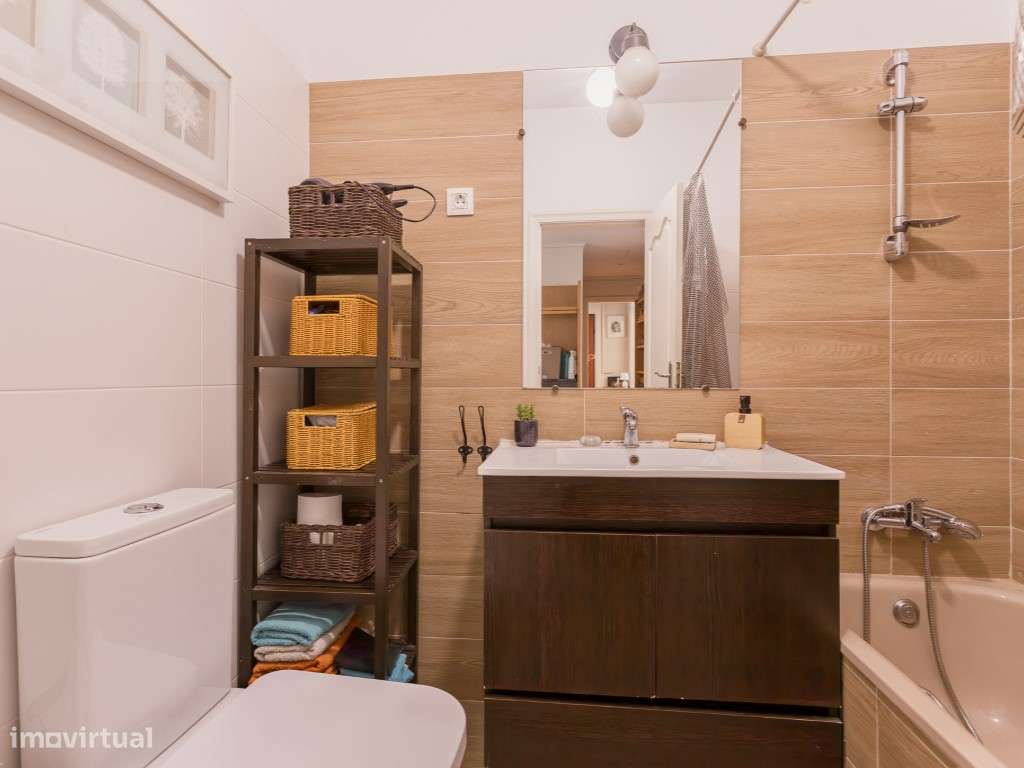 Excelente Apartamento T4 em MIraflores-22