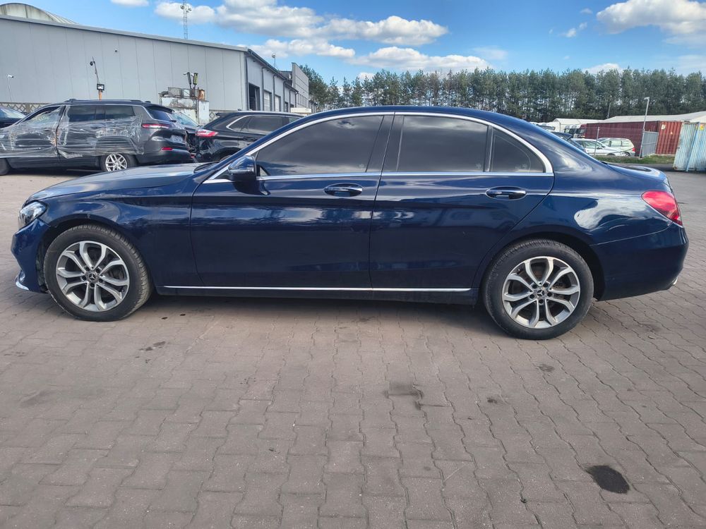 Mercedes-Benz C W205 300 4MATIC 9G-TRONIC 2018