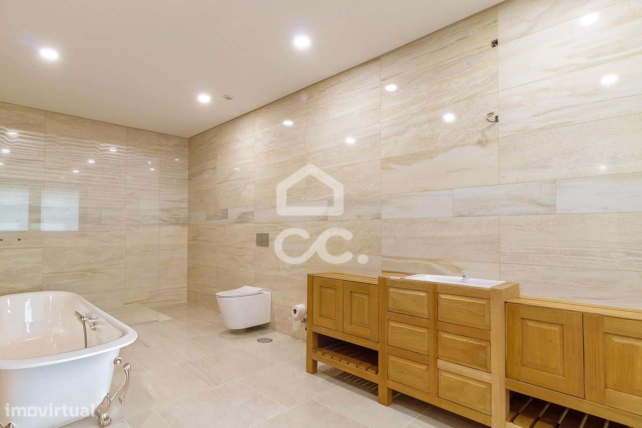 Moradia Térrea de Luxo com Cave | Conforto, Eficiência e Espaço Exteri-32