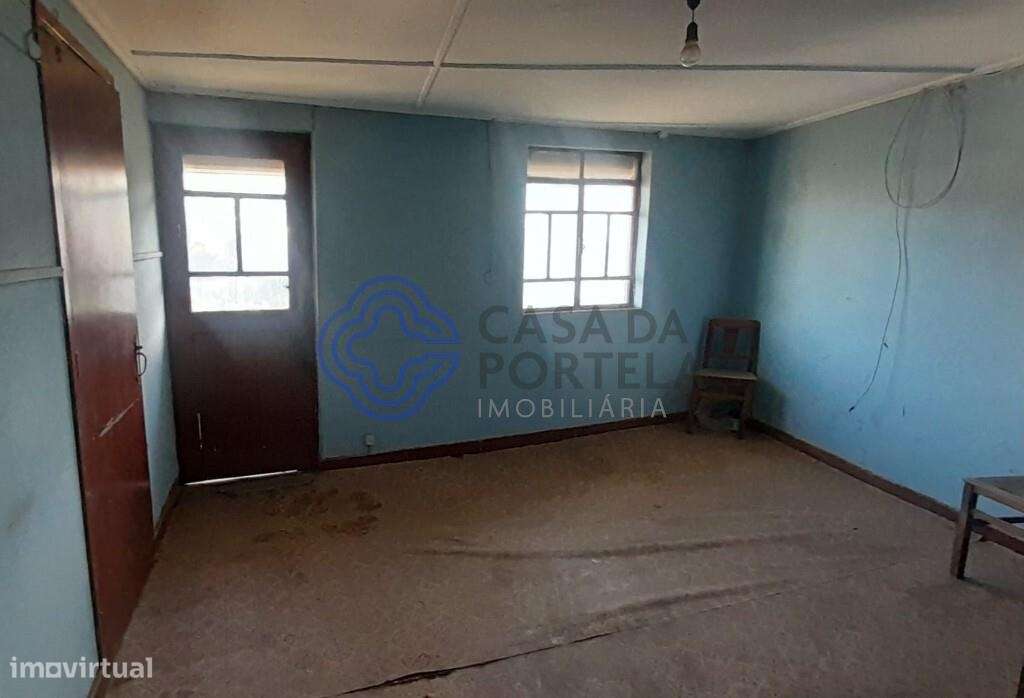 Moradia para Restauro no Centro da Vila de Silvares - Grande imagem: 2/9