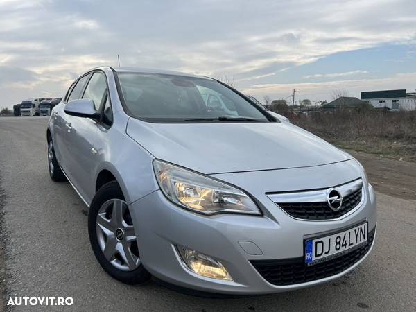 Opel Astra 1.6 Essentia - 1