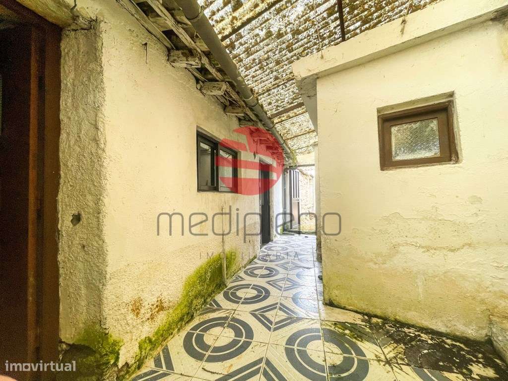 MORADIA T2 C/ ANEXOS-9